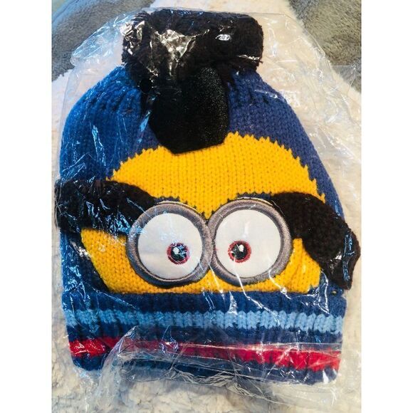 New Kids One Size Fits Most Minion Knit Fleece Lined Winter Hat - Picture 1 of 5